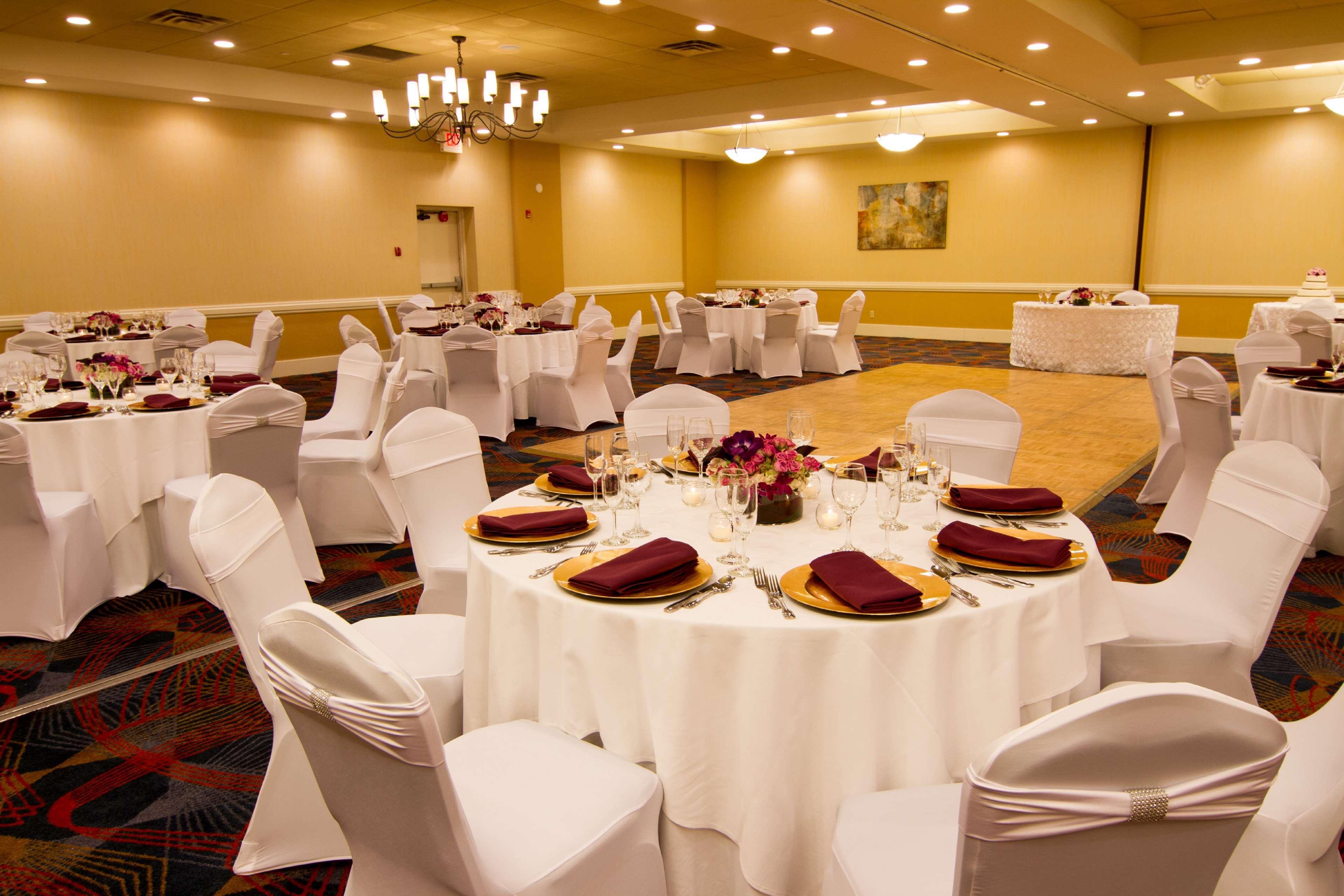 Hotel Doubletree By Hilton Norwalk Exterior foto