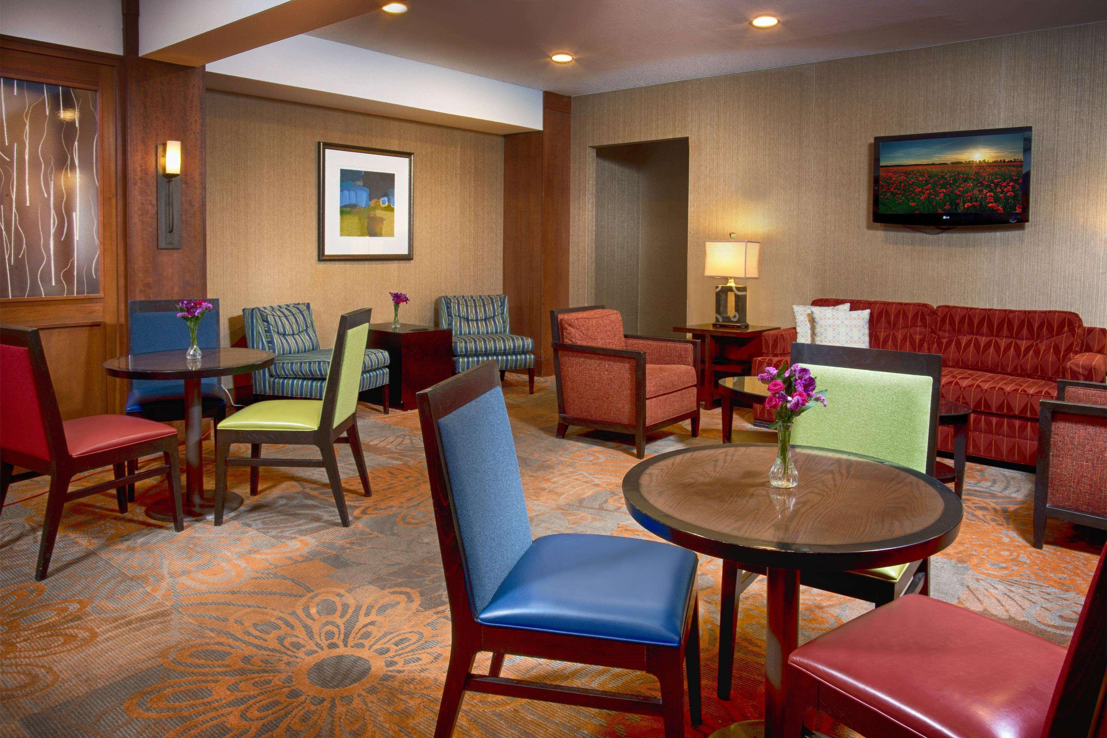 Hotel Doubletree By Hilton Norwalk Exterior foto