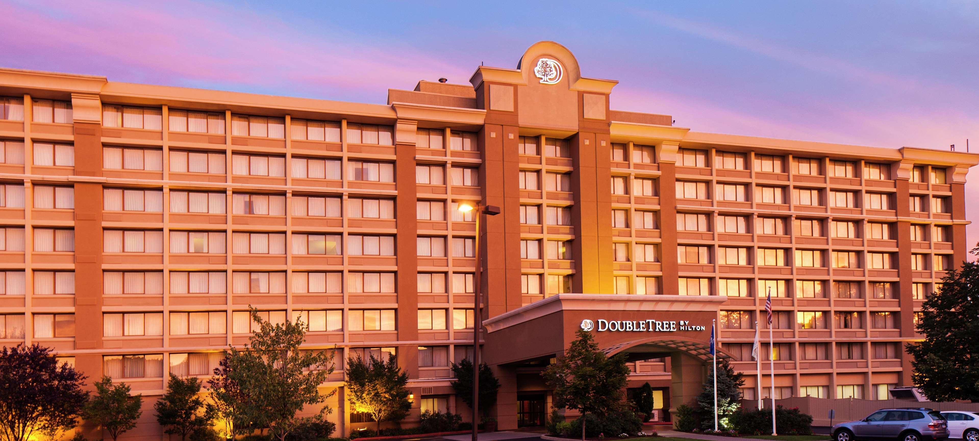 Hotel Doubletree By Hilton Norwalk Exterior foto