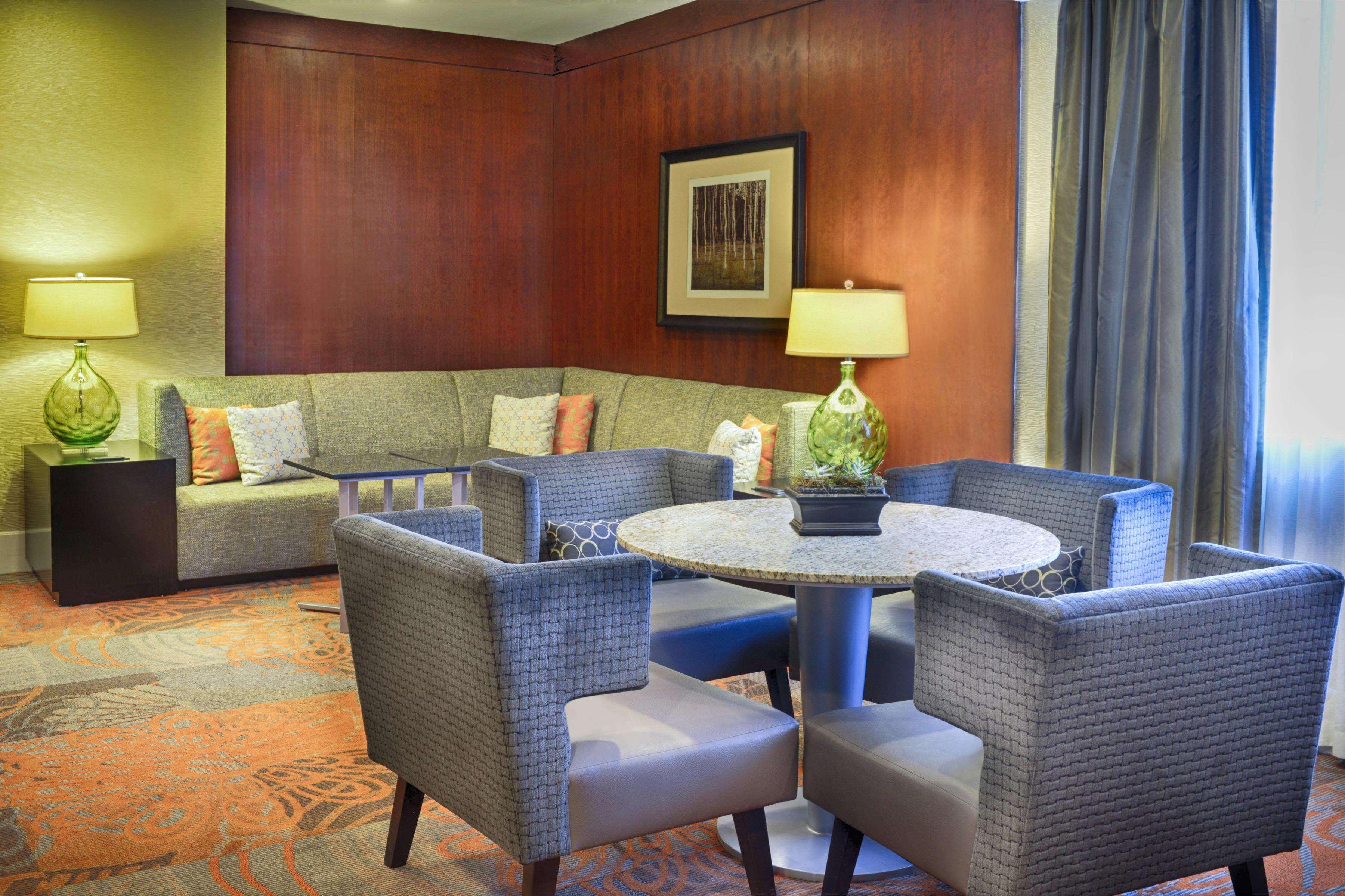 Hotel Doubletree By Hilton Norwalk Exterior foto