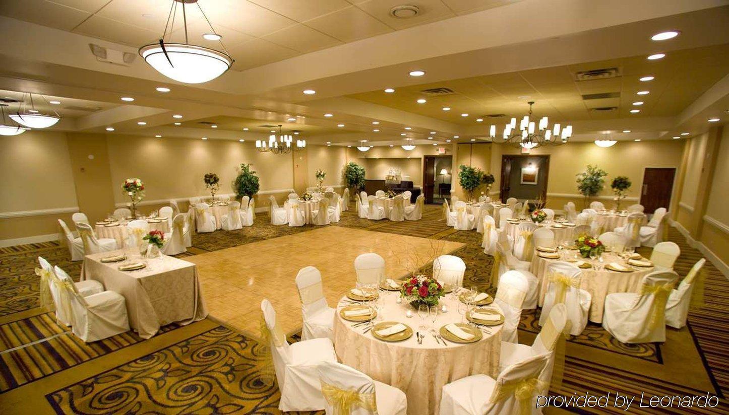 Hotel Doubletree By Hilton Norwalk Restaurante foto